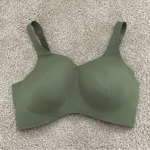Knix Catalyst safe green sports bra  size 6+